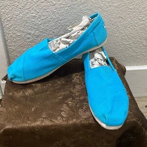 Tom’s Light Blue Canvas